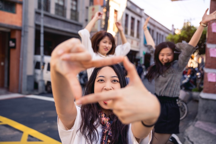 Asian friends meet and walks in Taipei - Taiwan