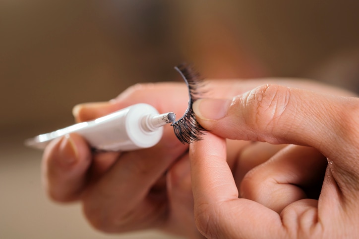 False eyelashes for beginners