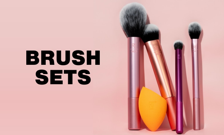 real techniques, real techniques makeup sponge, makeup brush, makeup puffs, travel makeup brushes image